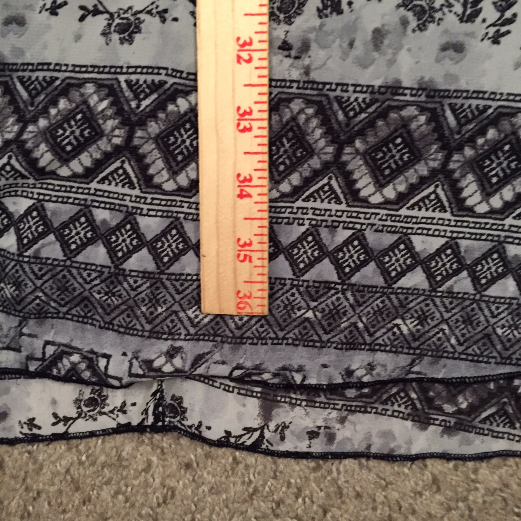 Vintage LuLaRoe Skirt Women Maxi Long Grey Gray Geometric Elastic Waist Lined Pull On Polyester Size S Small Vintage No N/A Size 28" / US 6 / IT 42 - 5 Thumbnail