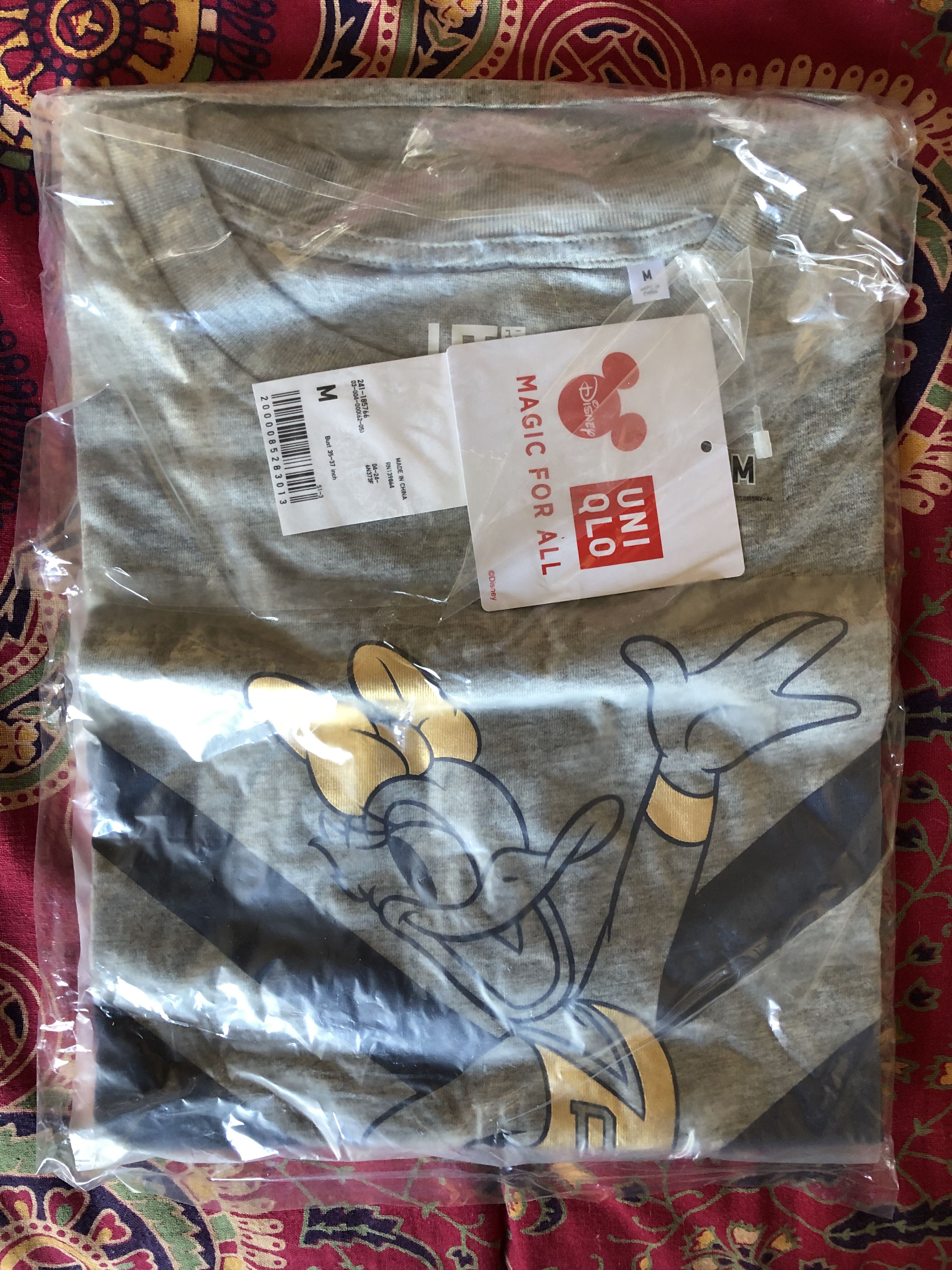 Disney × Uniqlo Uniqlo Disney Magic For All Daisy Duck Tee Out of production Size M / US 6-8 / IT 42-44 - 1 Thumbnail