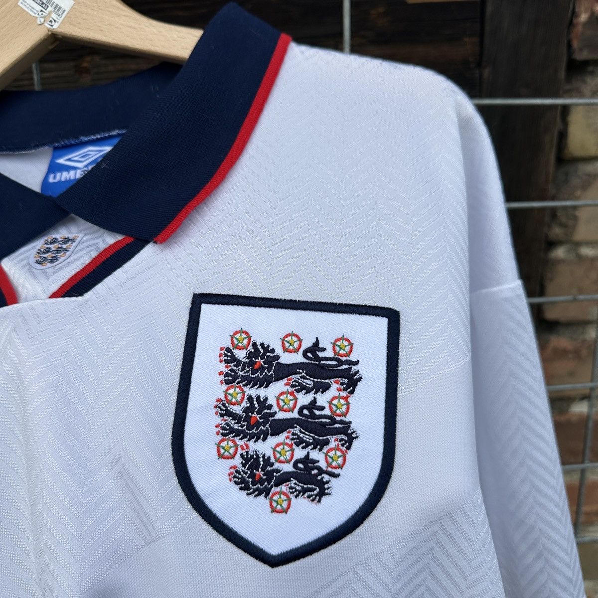 Umbro 1993/1995 England Umbro Soccer Jersey Vintage Home Shirt Size US L / EU 52-54 / 3 - 4 Thumbnail