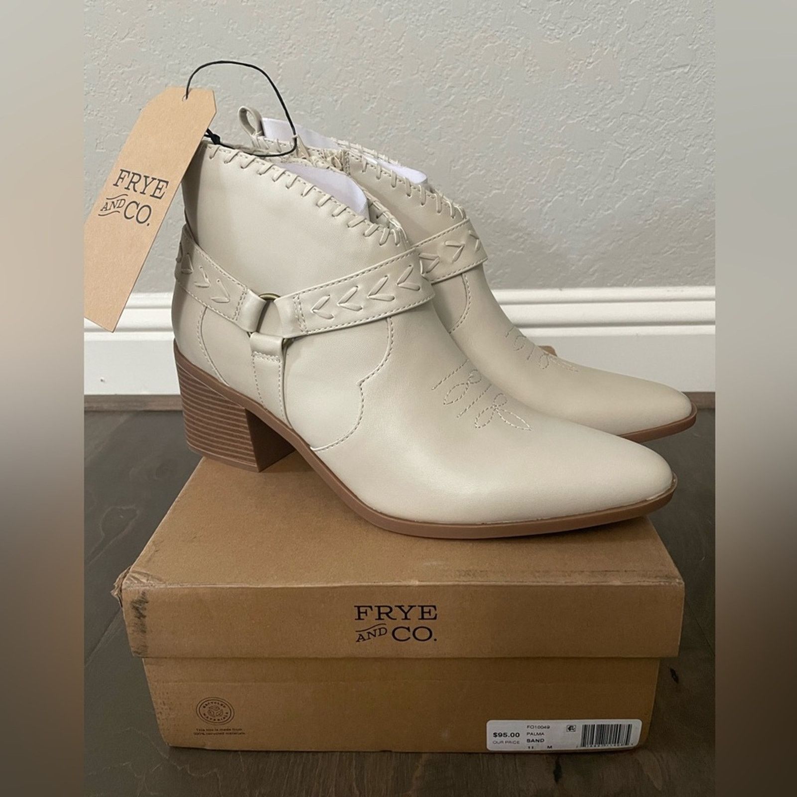 Frye Frye & Co. Palma Stacked Southwestern Ankle Bootie Sand 11M Size US 11 / IT 41 - 1 Thumbnail