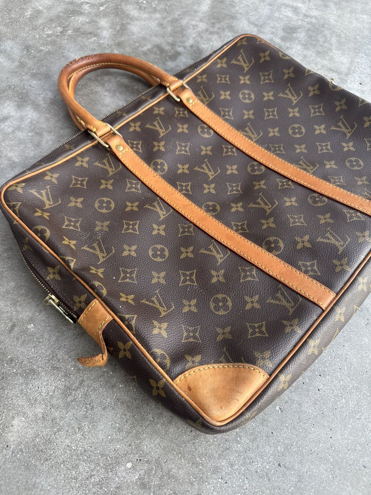 Louis Vuitton Louis Vuitton Monogram Designer Porte Documents Voyage Bag Size ONE SIZE - 2 Thumbnail