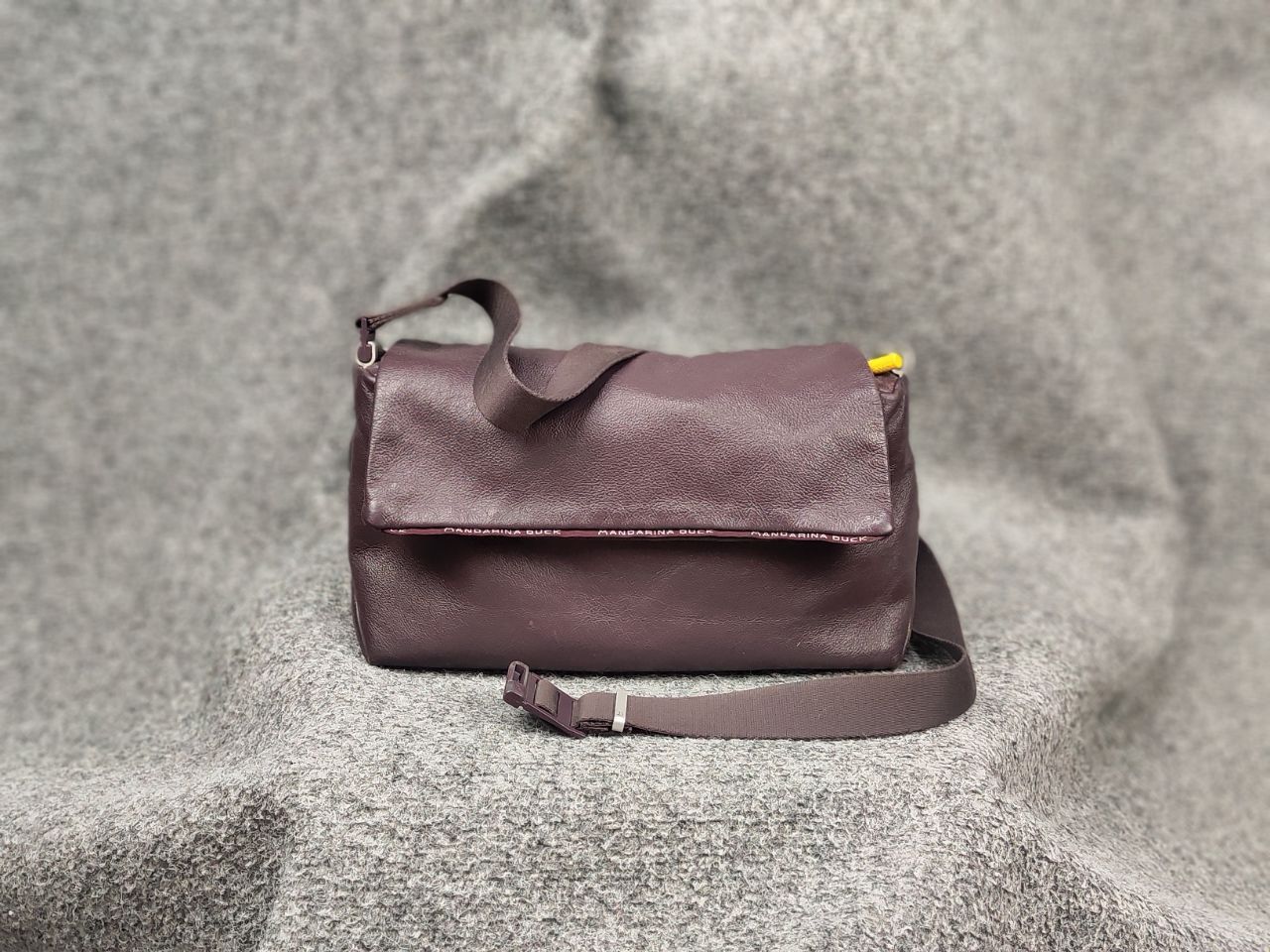 Mandarina Duck Mandarin Duck Design Dark purple leather Crossbody Bag Size ONE SIZE - 1 Thumbnail