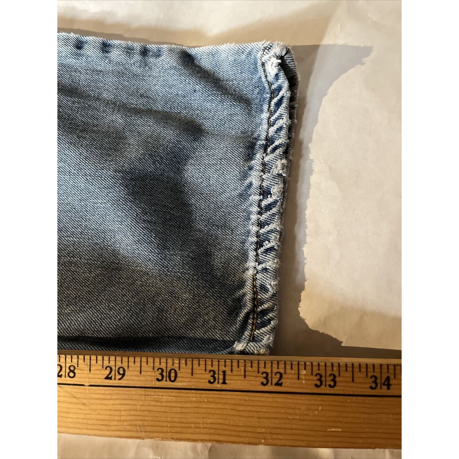 Levi's Levi Strauss 550 Mens 36x32 relaxed Denim Jeans Blue Y2K EUC Size US 34 / EU 50 - 6 Thumbnail