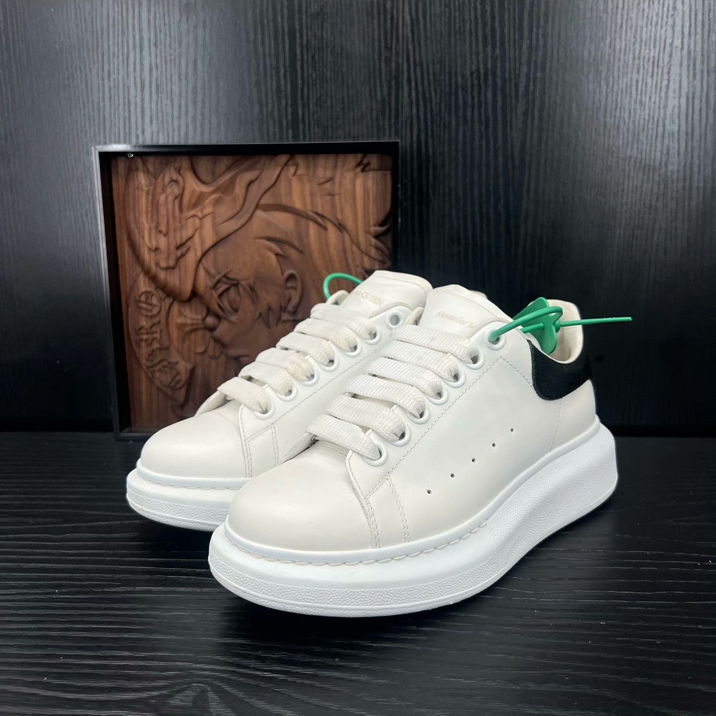 Alexander McQueen Alexander McQueen Black Lowtop Sneakers 36 Women Size US 6 / IT 36 - 1 Thumbnail