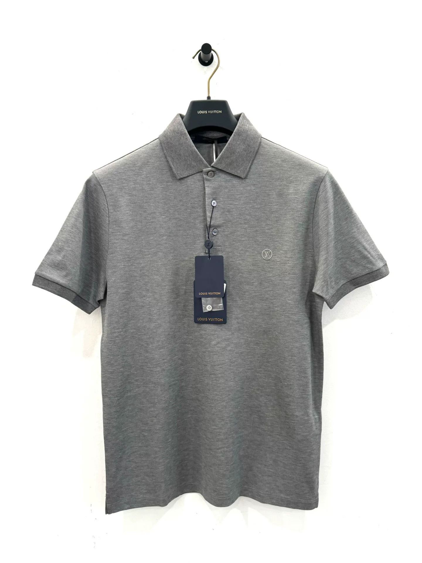 Louis Vuitton LV Men's Gray Logo Short Sleeve Tee S Size US S / EU 44-46 / 1 - 1 Thumbnail