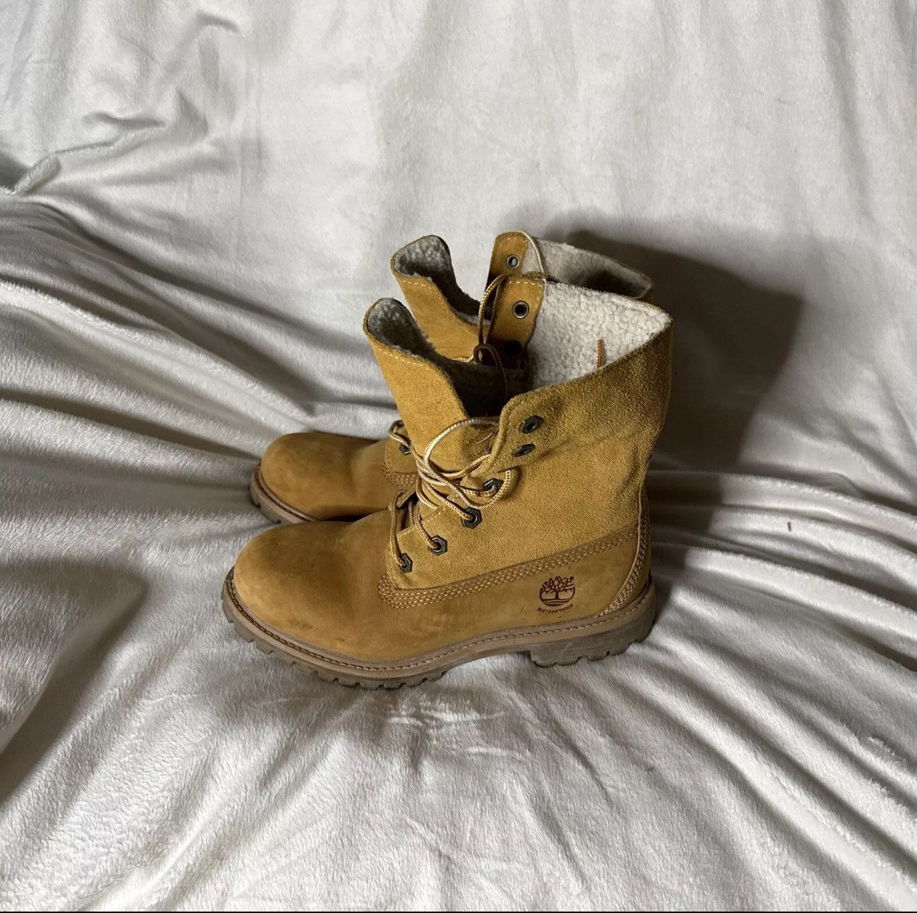 Timberland Timberland Wheat Nubuck Teddy Fleece Fold Down Size US 5.5 / EU 38 - 1 Thumbnail