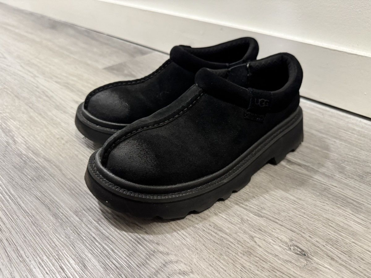Ugg UGG Tasman Lug Black Size US 9 / EU 42 - 2 Thumbnail