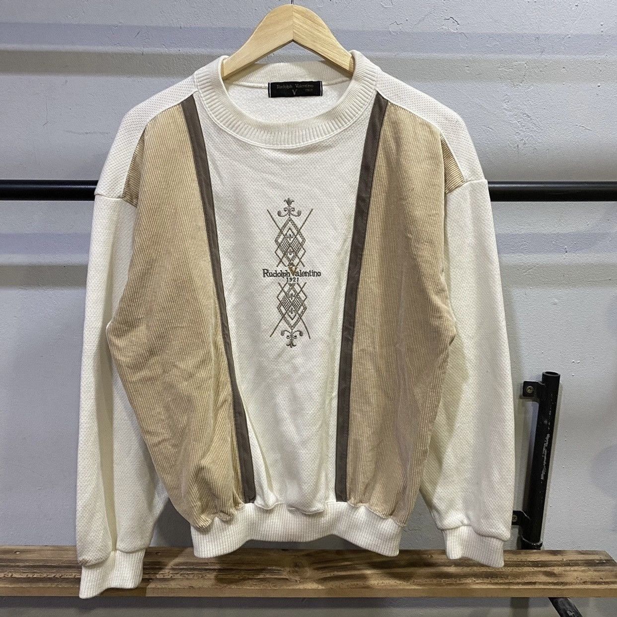 Japanese Brand × Valentino × Vintage VINTAGE RUDOLPH VALENTINO 1921 SWEATSHIRTS Size US L / EU 52-54 / 3 - 1 Thumbnail