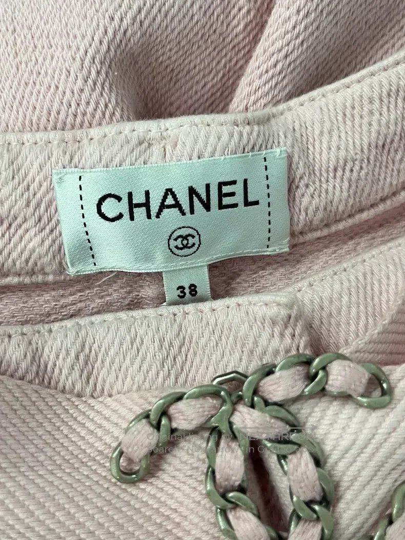 Chanel Chanel Pink high-waisted old denim shorts Size 25" / US 0 / IT 36 - 4 Thumbnail