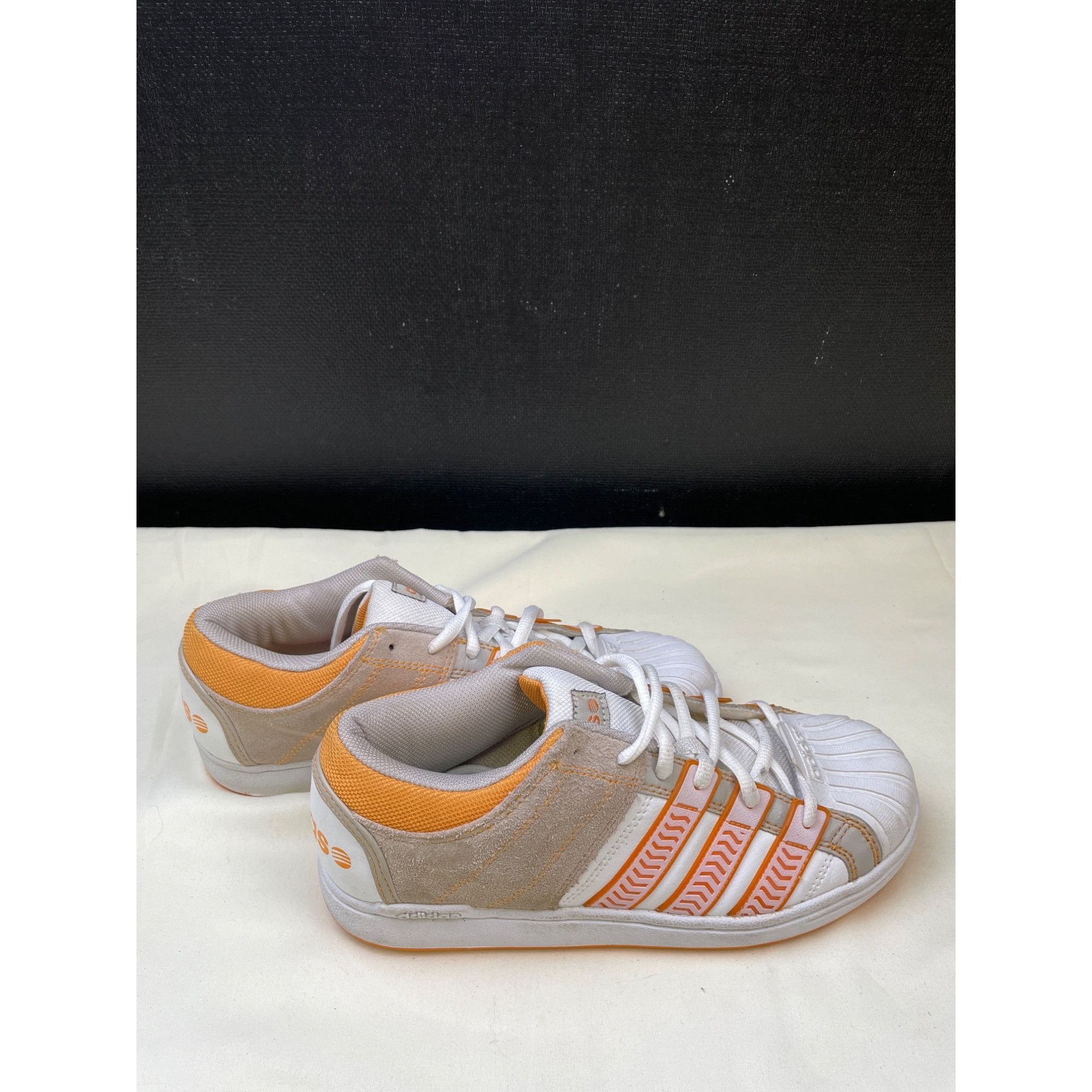 Adidas Adidas Men's White/Orange Sneakers /Shoes Size 6 SKU 5703 Size US 6 / EU 39 - 4 Thumbnail