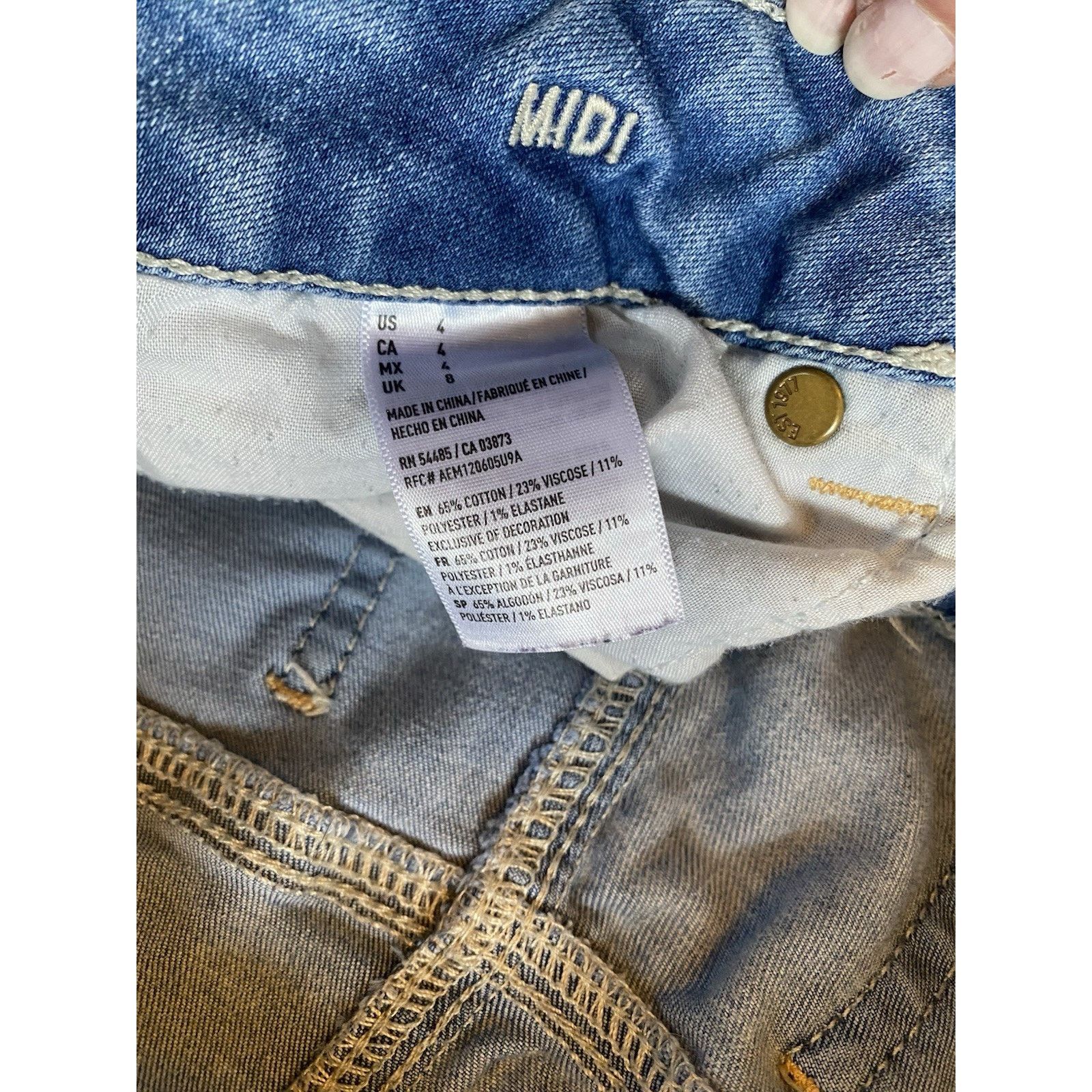 American Eagle Outfitters American Eagle Super Stretch Denim Jean Midi Shorts Womens 4 Size 27" / US 4 / IT 40 - 4 Thumbnail