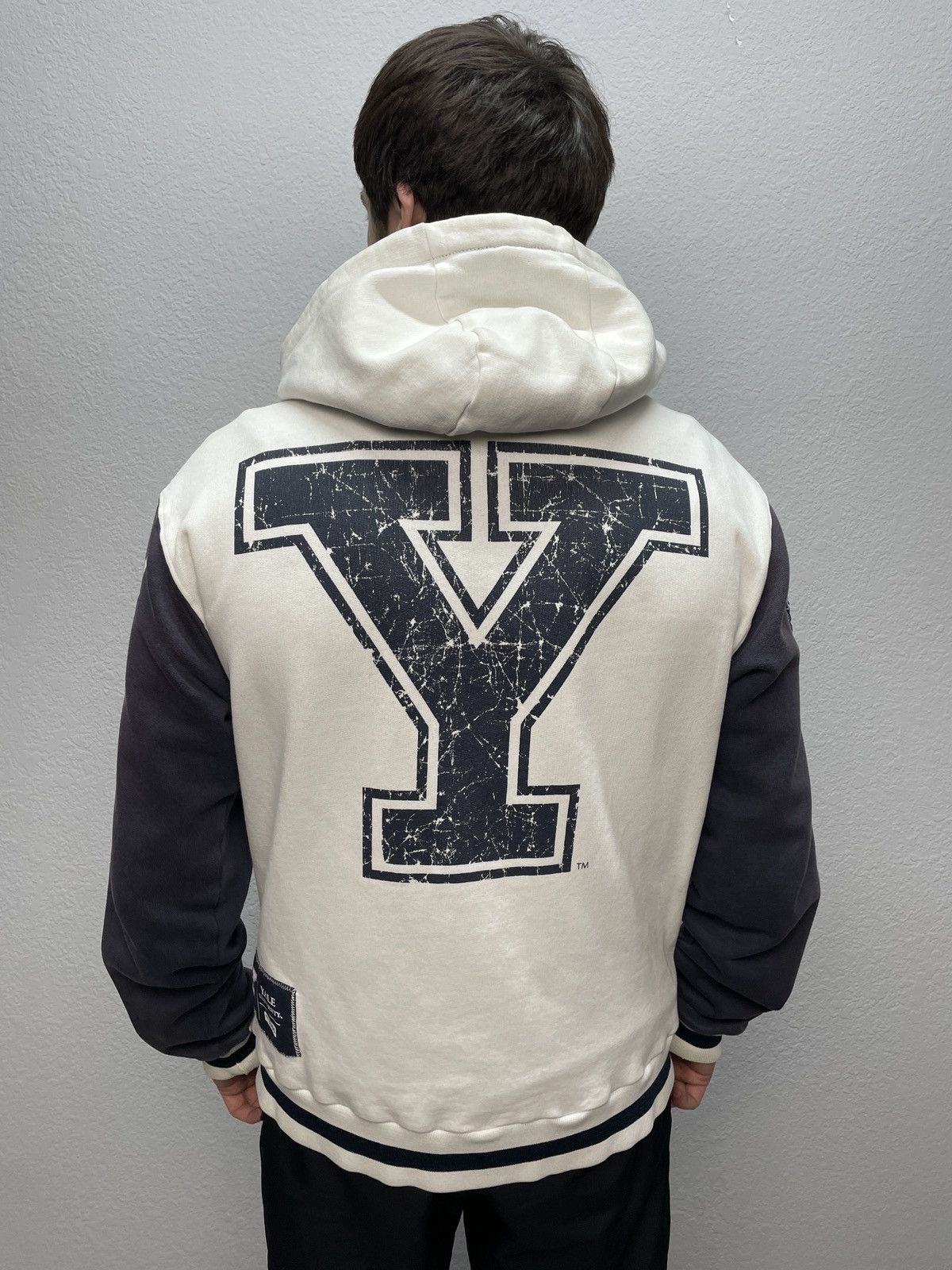 Vintage Vintage Y2K Yale University Boxy Fit Big Logo Zip Hoodie Size US M / EU 48-50 / 2 - 2 Thumbnail