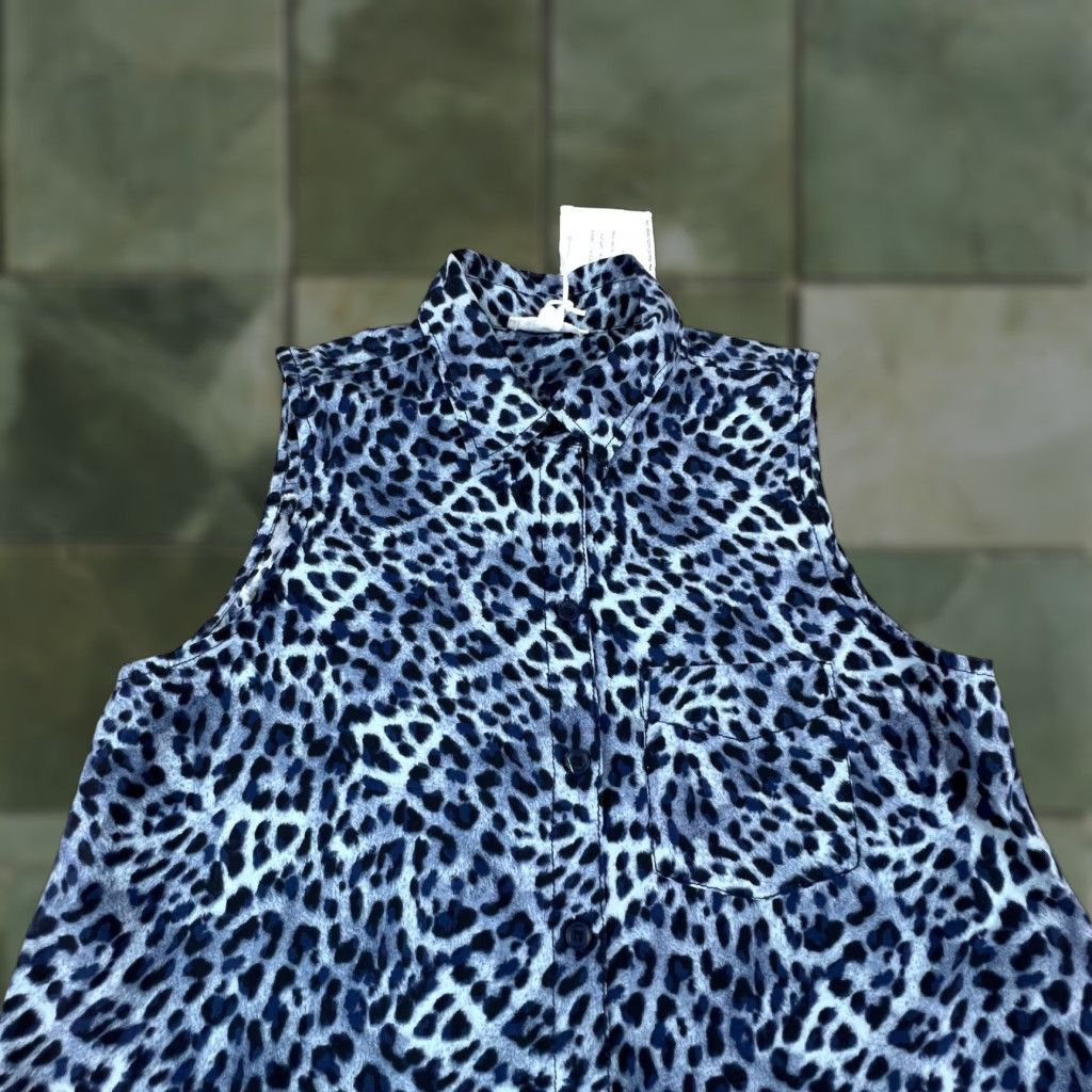 Vintage VINTAGE Beach Lunch Lounge Womens Top Small Blue Leopard Sleeveless Button Up Shirt New Size S / US 4 / IT 40 - 1 Thumbnail