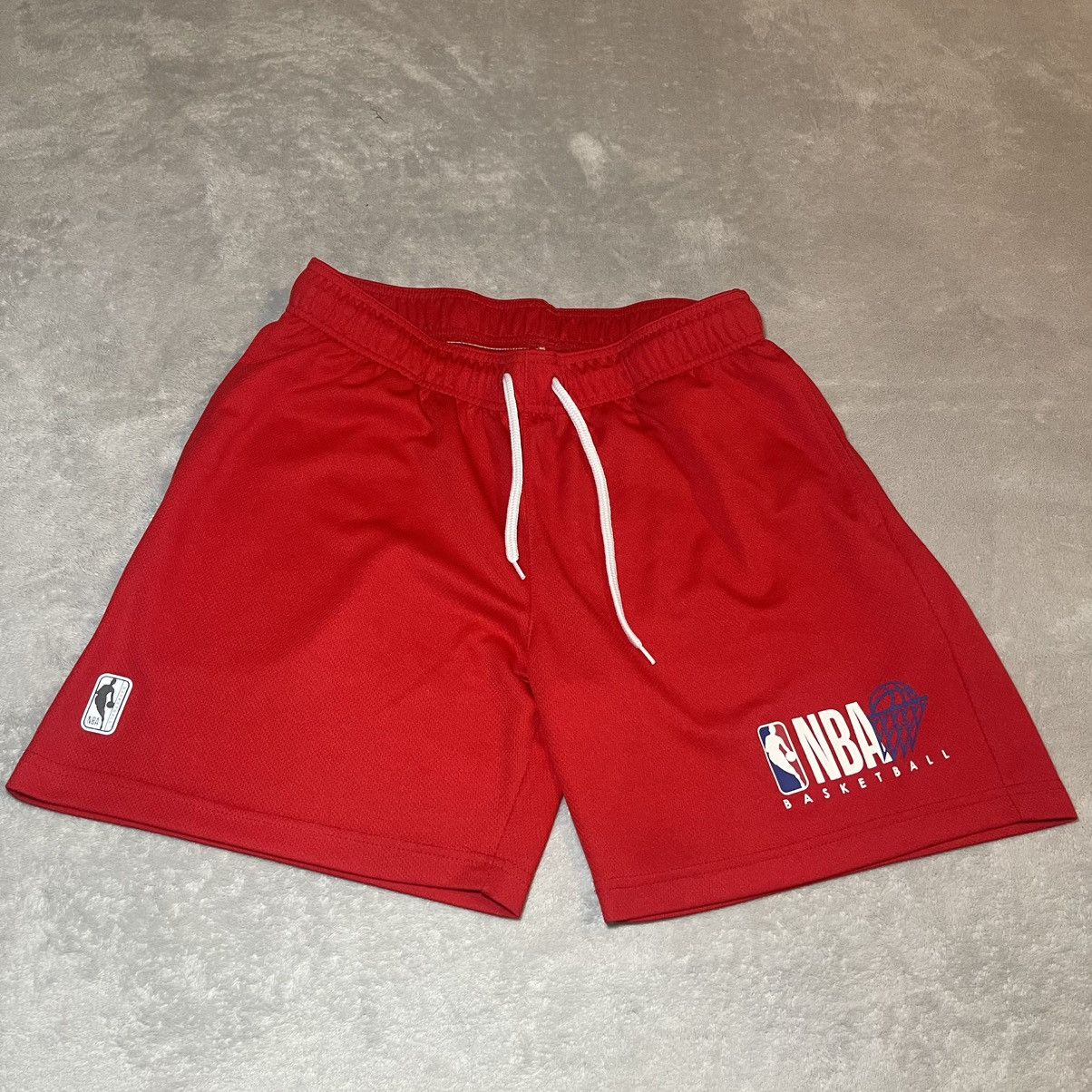 NBA NBA Basketball Mens Red Mesh Athletic Shorts Size Large Size US 32 / EU 48 - 1 Thumbnail