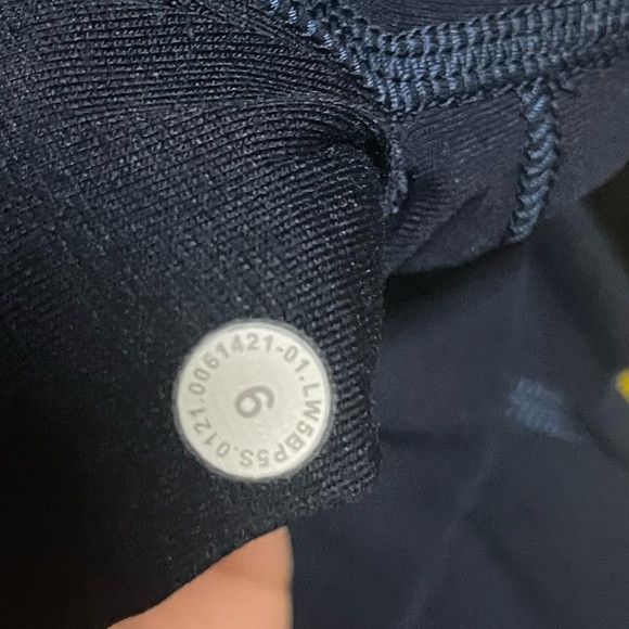 Lululemon Lululemon Navy Blue High-Rise Shorts (DIY Cut) – 6 Size 28" / US 6 / IT 42 - 6 Thumbnail