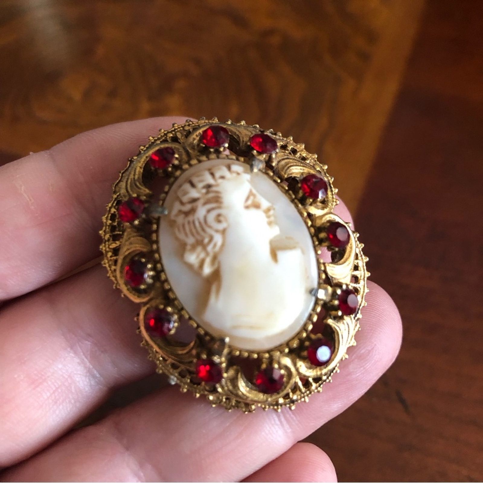 Vintage Vintage Florenza hand carved shell cameo brooch pendant Size ONE SIZE - 2 Thumbnail