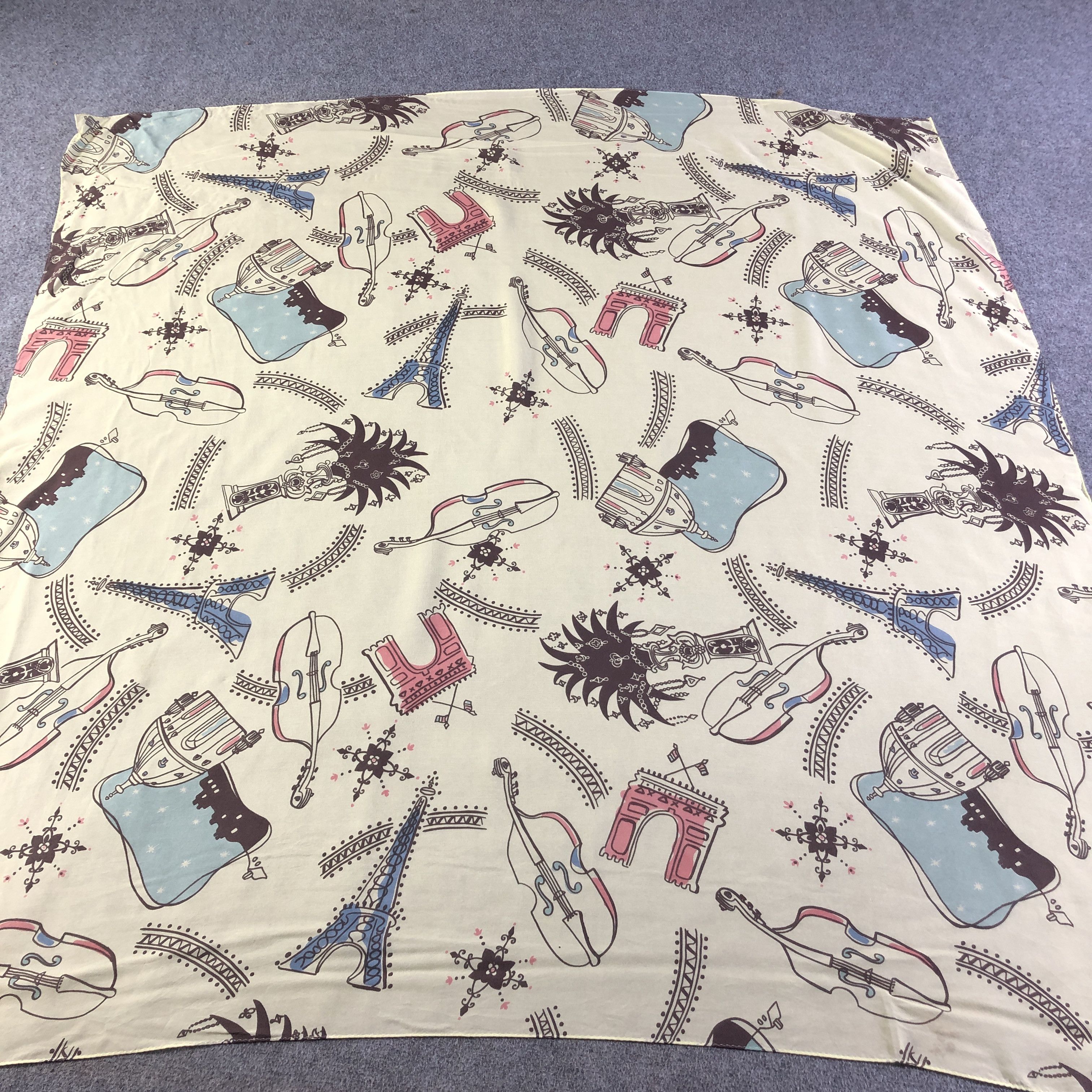 Japanese Brand Yukiko Hanai Luxury Silk Scarf M1003 Size ONE SIZE - 2 Thumbnail