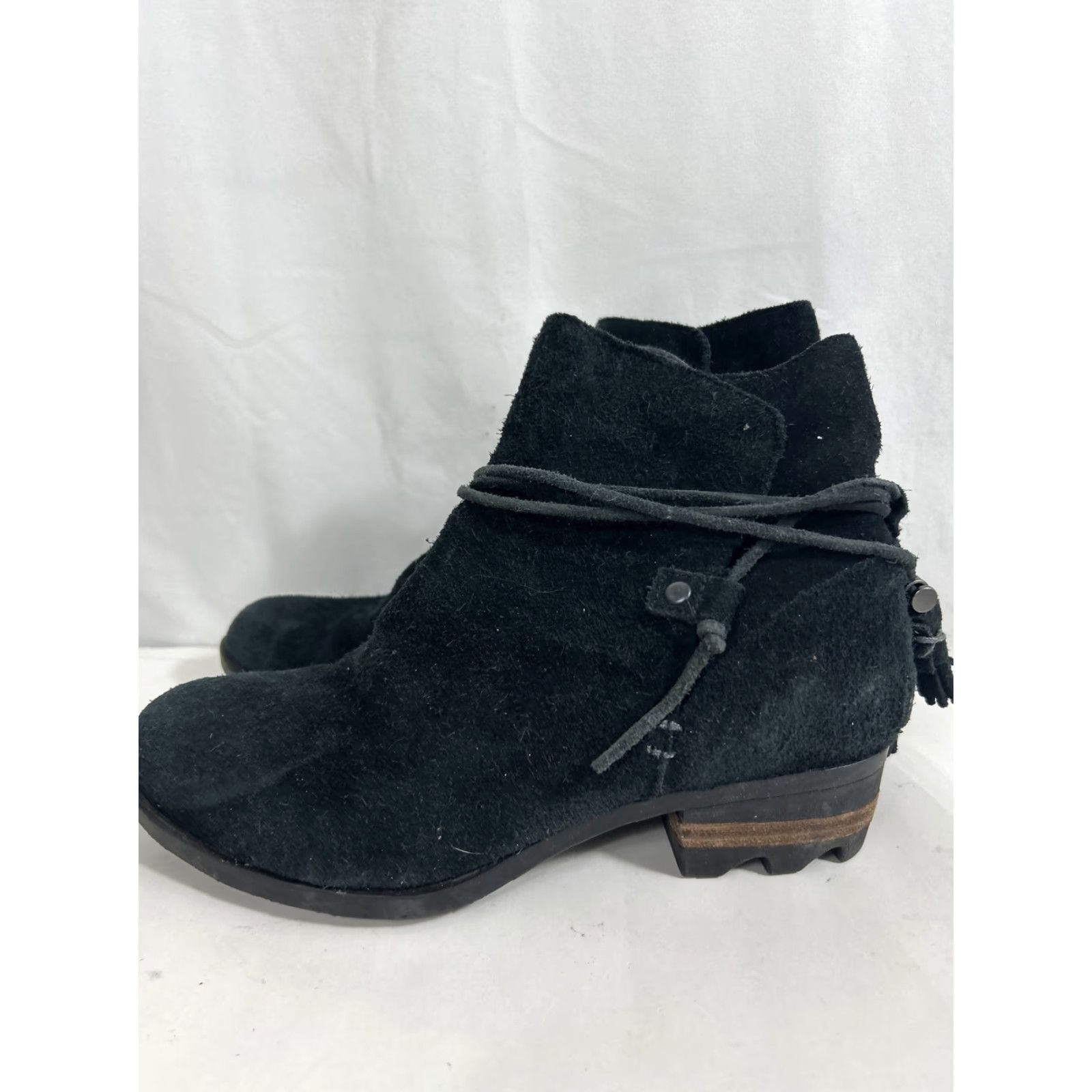 SOREL Sorel Boots Womens 7.5 Farah Tassel Ties Ankle Booties NL2682-010 Black Suede Bootie M Black Suede 7.5 Womens Size US 8 / IT 38 - 6 Thumbnail
