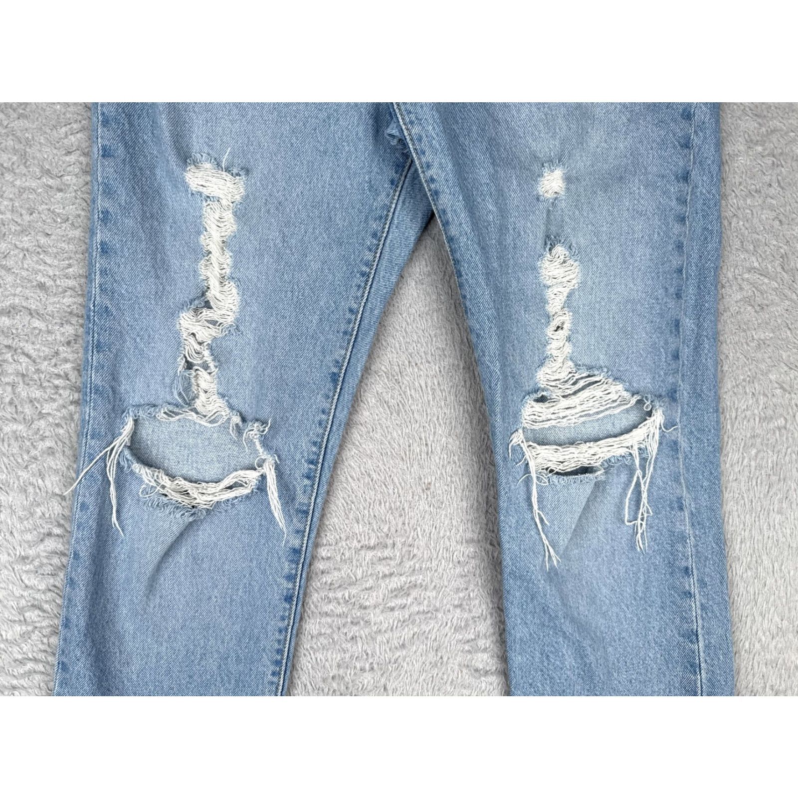Levi's Levi's 501 Jeans Women 26x28 Light Wash Distressed Crop Embroidered Mario Boo Star 90s Retro USA-Style Denim Straight Pocket Jeans Distressed Buttons Size 26" / US 2 / IT 38 - 3 Thumbnail