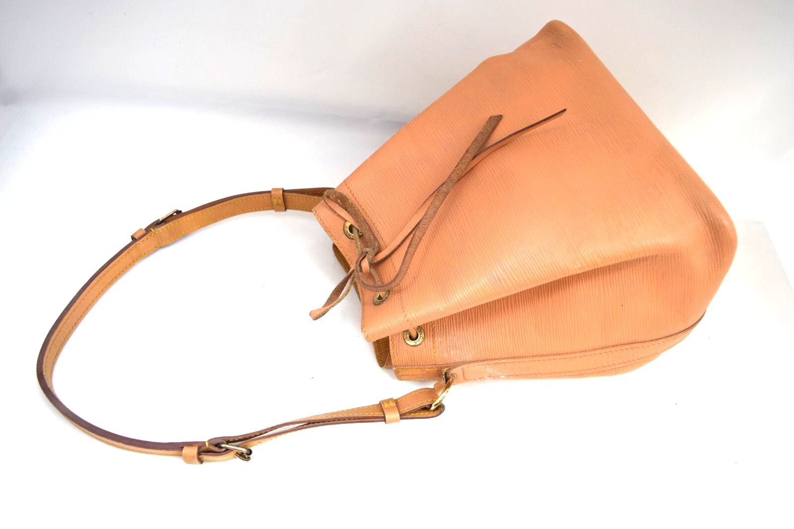 Louis Vuitton Auth Louis Vuitton Petit Noé Shoulder Bag Epi Leather M44108 Size ONE SIZE - 4 Thumbnail
