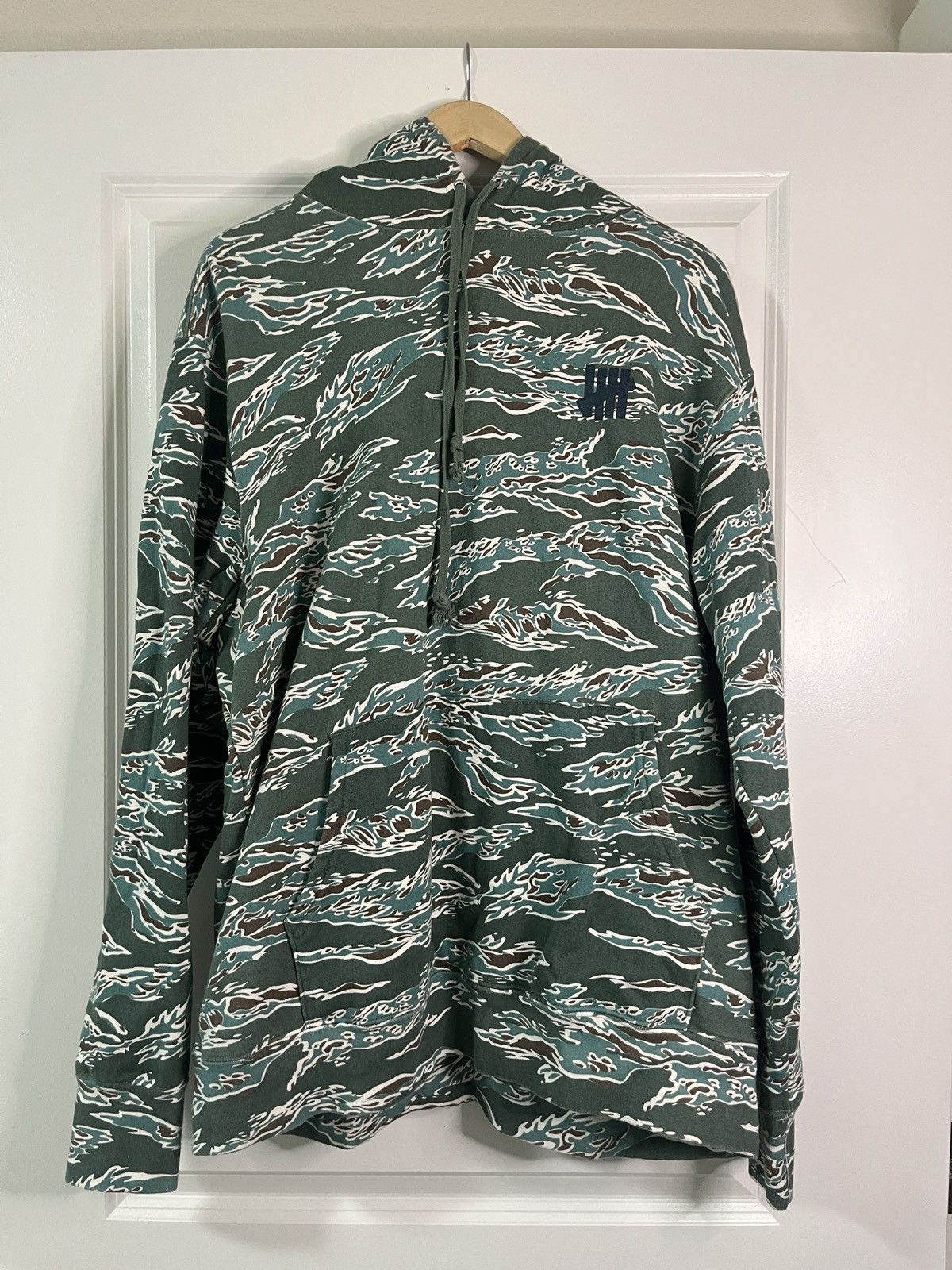 Undefeated Blue/Green Camo Undefeated Hoodie - Size XL Size US XL / EU 56 / 4 - 1 Thumbnail