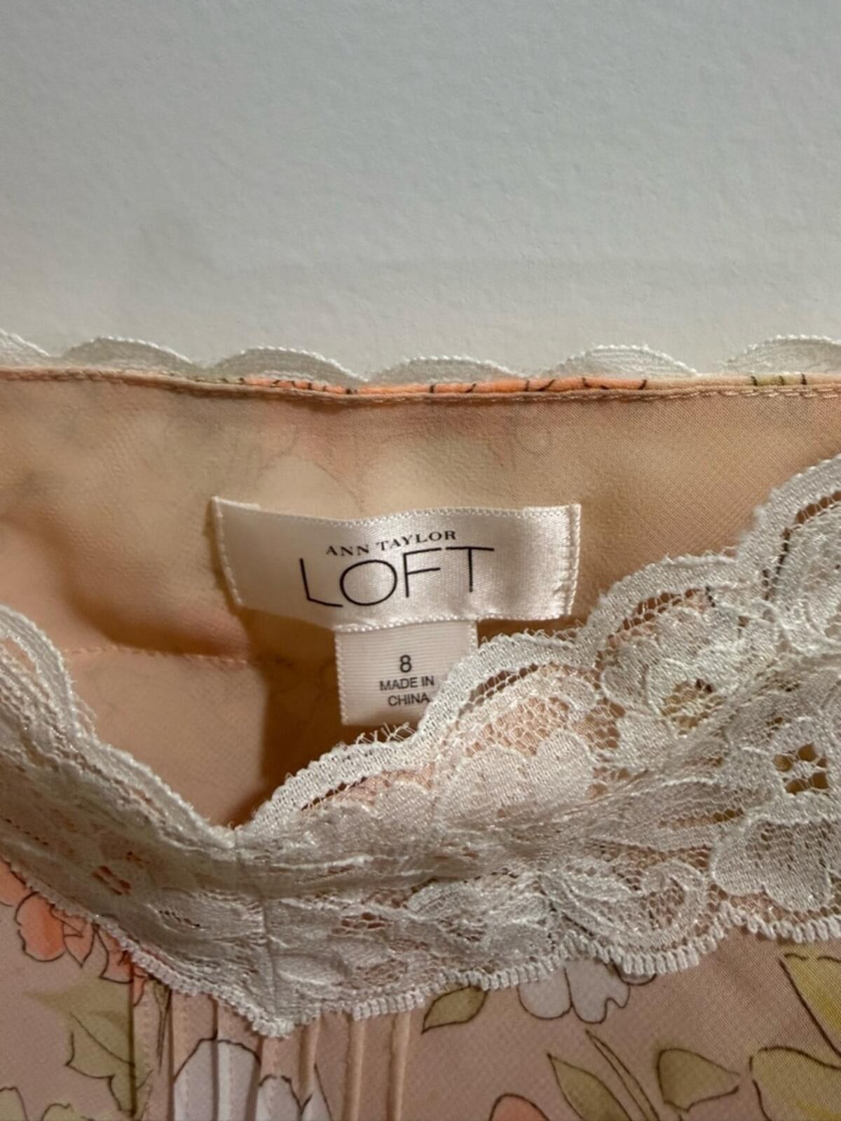 Other LOFT Peach Floral Lace-Trim Camisole Size M / US 6-8 / IT 42-44 - 2 Thumbnail