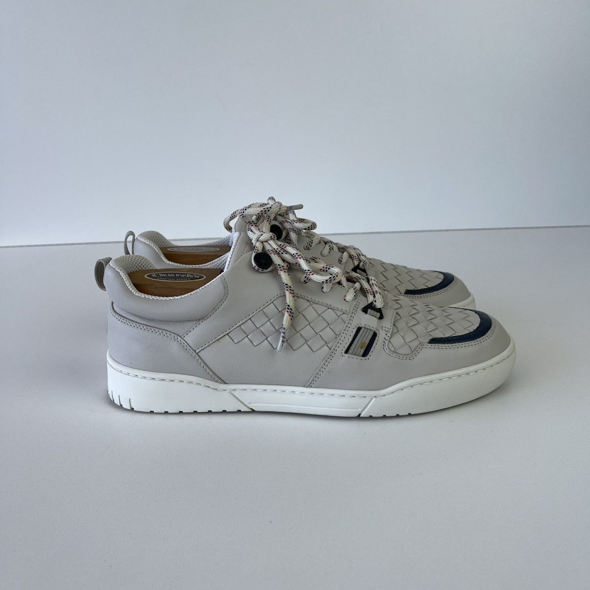 Bottega Veneta Bottega Veneta Intrecciato Low Top Leather Sneakers White Size US 9 / EU 42 - 4 Thumbnail