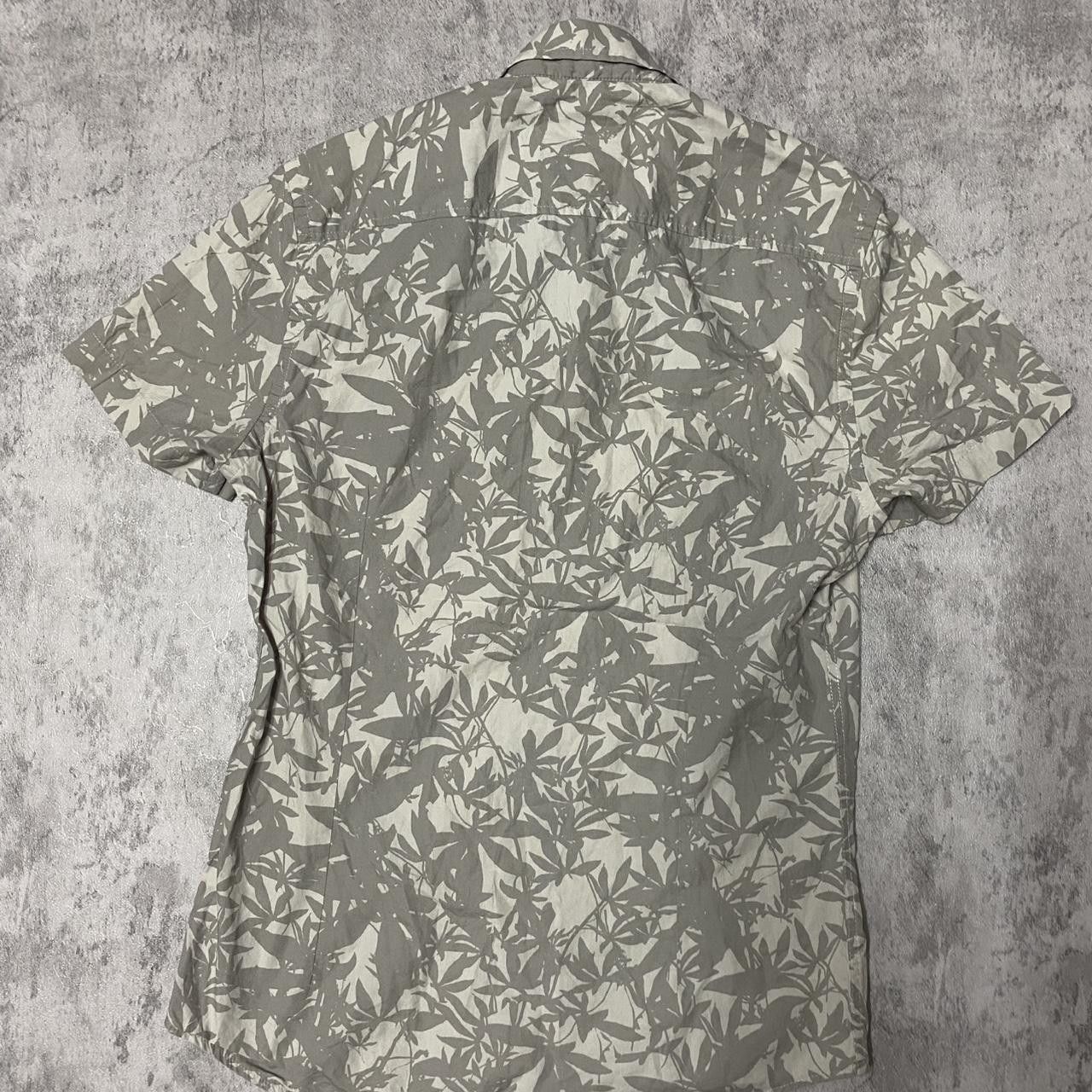 Other Green and white short sleeve button up shirt Size US S / EU 44-46 / 1 - 4 Thumbnail