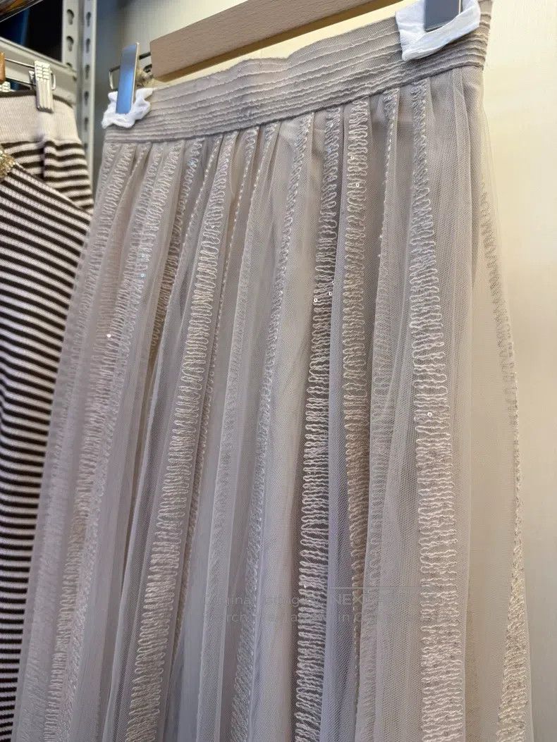 Brunello Cucinelli Brunello Cucinelli Starry sequin half skirt Size 24" / US 00 / IT 34 - 3 Thumbnail