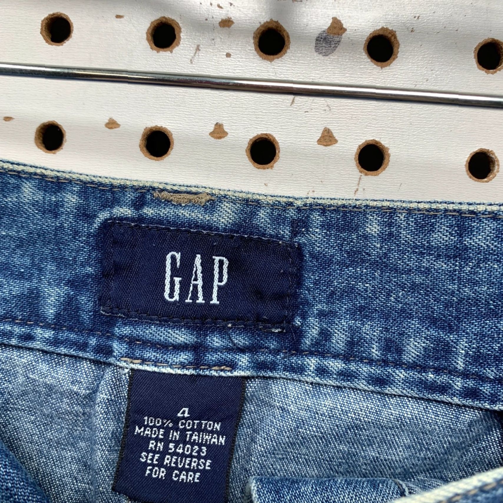 Gap Vintage Gap Cargo Denim Skirt Womens Size 4 Blue Y2K Pockets Button Front 26x16 Size 27" / US 4 / IT 40 - 3 Thumbnail