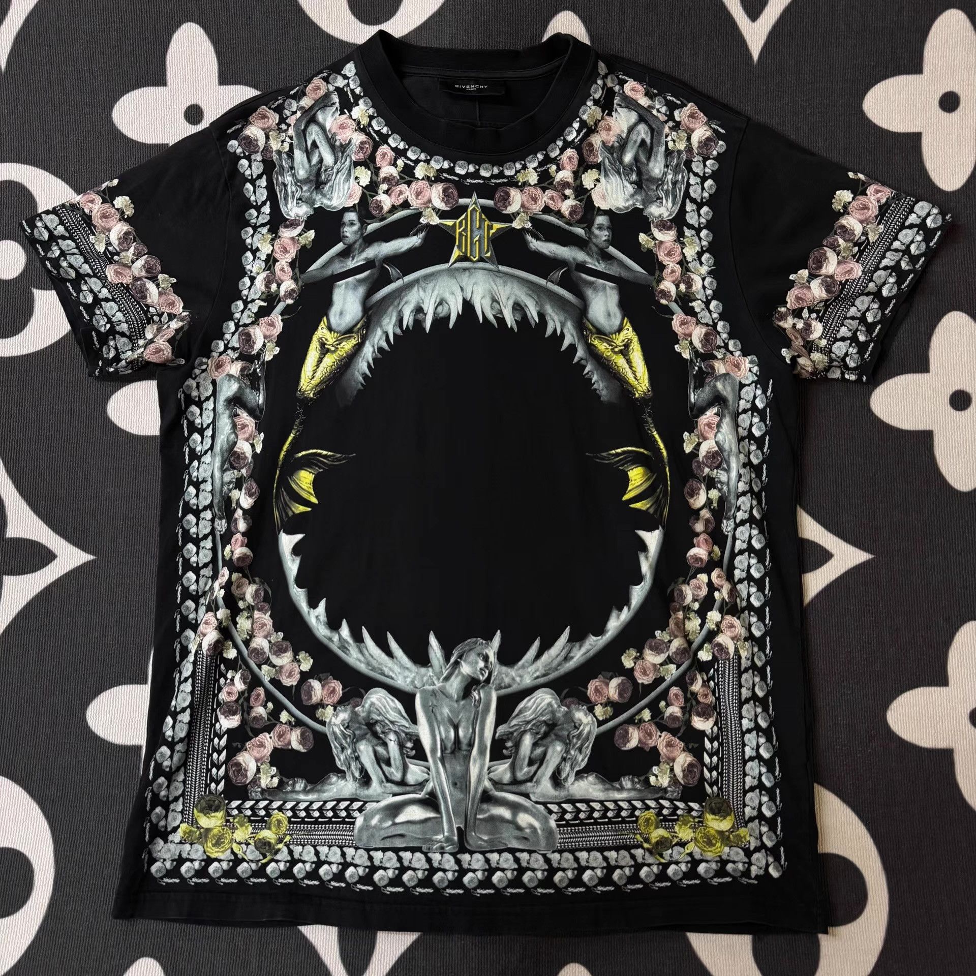 Givenchy GIVENCHY Black Shark Mouth Short Q10 Size US XS / EU 42 / 0 - 1 Thumbnail