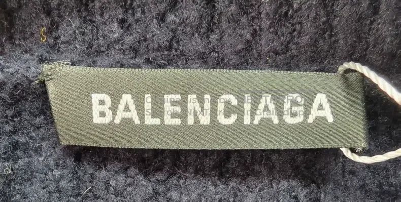 Balenciaga Balenciaga Mohair Embroidered Grass Writing Teddy Sweater Size US S / EU 44-46 / 1 - 3 Thumbnail