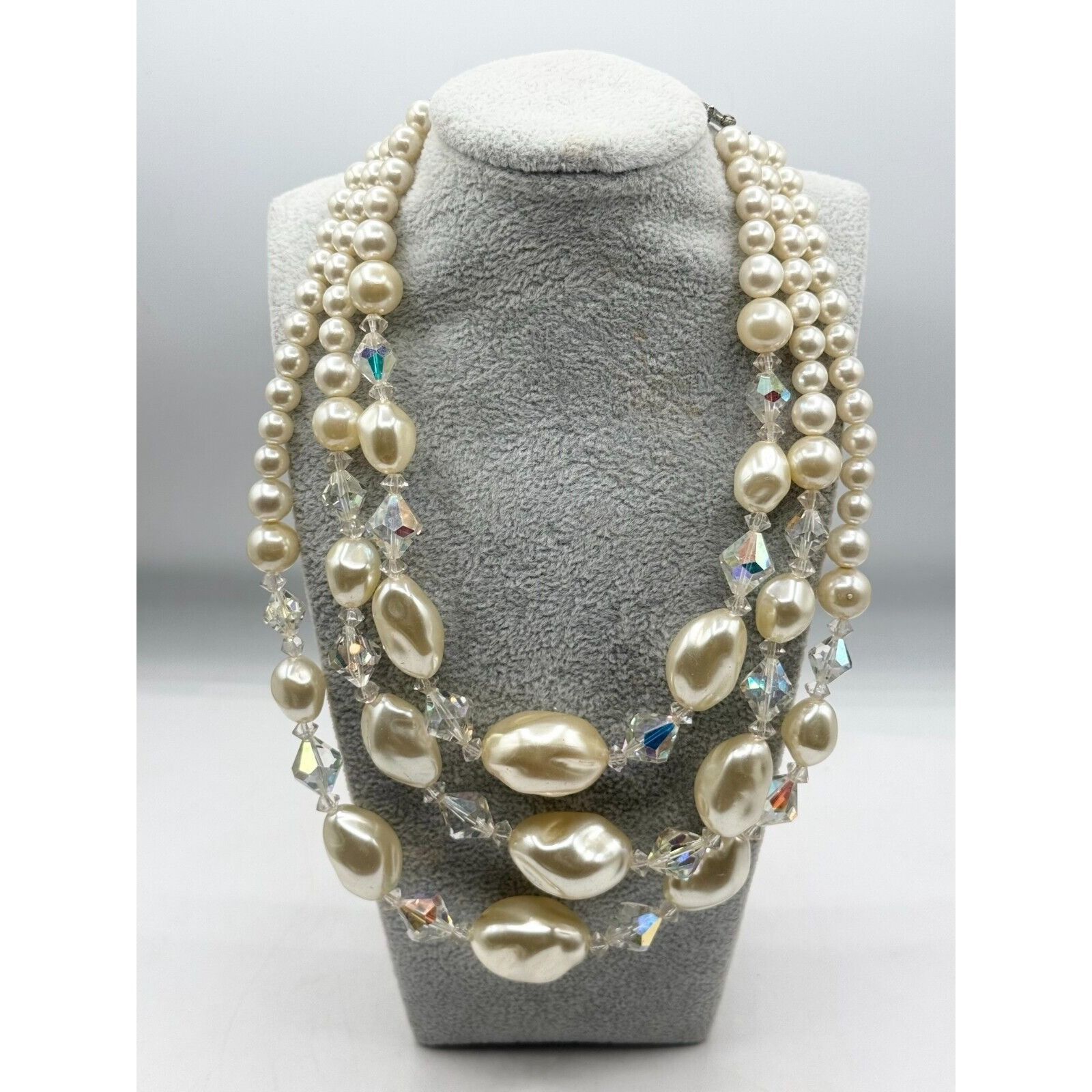 Vintage Vintage three strand crystal pearl beaded necklace Size ONE SIZE - 1 Thumbnail