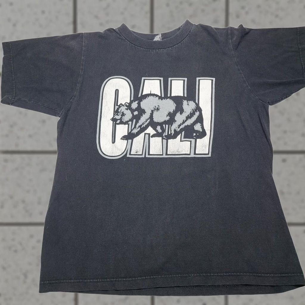 Vintage VINTAGE California Republic Cali Bear Graphic T-Shirt Men S Black Crew Neck Short Sleeve Cotton Preshrunk Regular Fit Casual Size S Ladies? Size US S / EU 44-46 / 1 - 1 Thumbnail