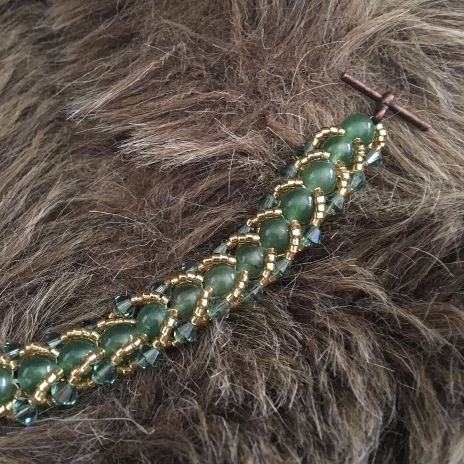 Vintage Vintage green and gold glass beaded bracelet Size ONE SIZE - 9 Thumbnail