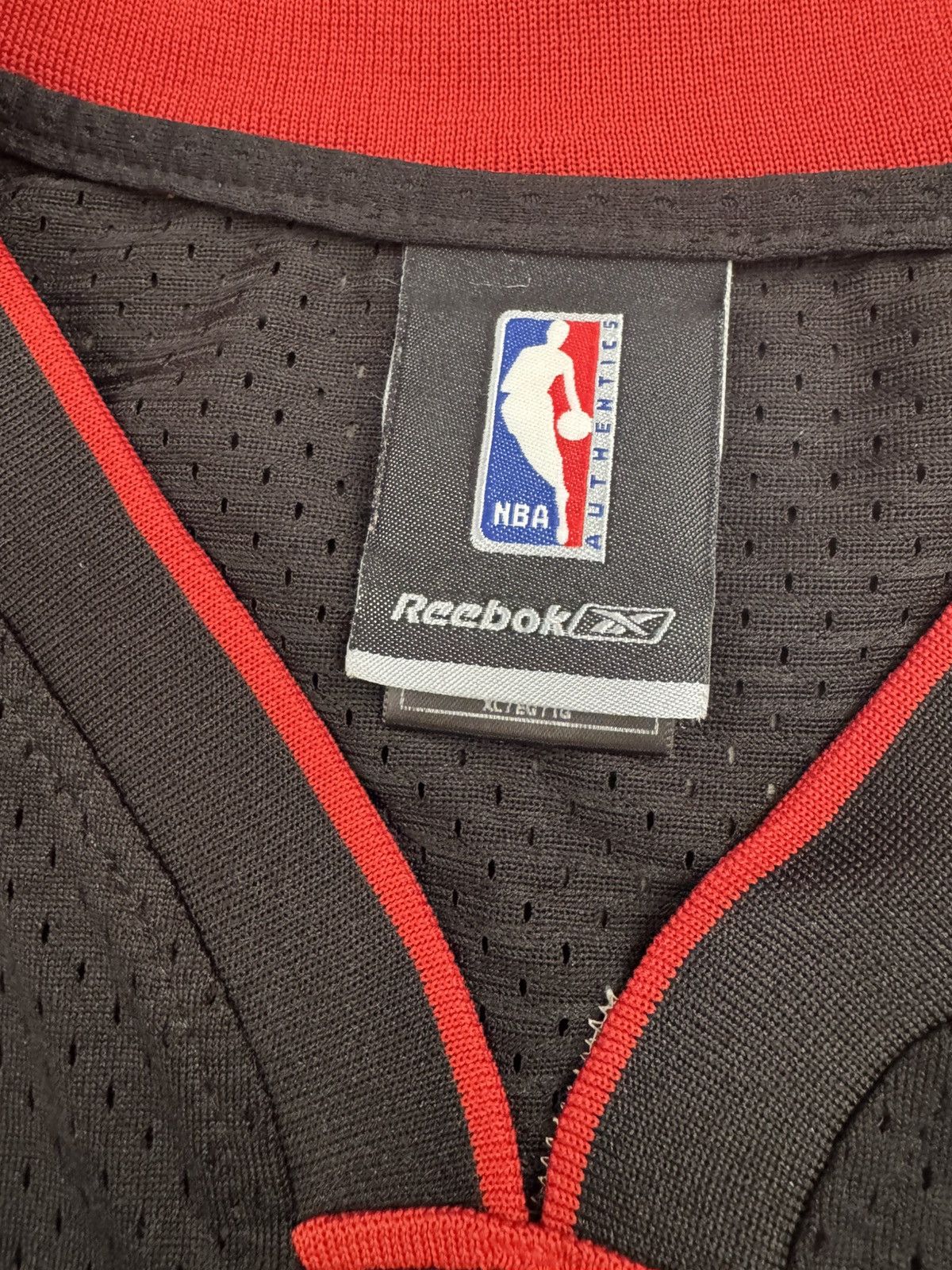 Reebok Dwayne Wade #3 Miami Heat NBA Stitched Jersey Length +2 Size US XL / EU 56 / 4 - 4 Thumbnail