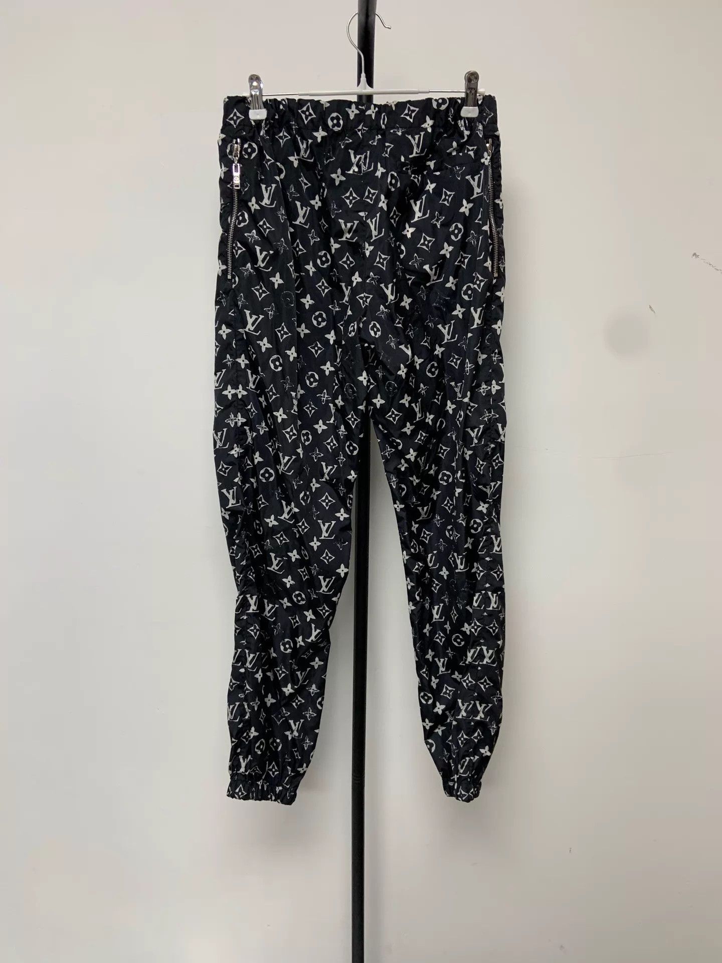 Louis Vuitton LOUIS VUITTON Cutout Print Track Pants Black 99new Size US 28 / EU 44 - 1 Thumbnail