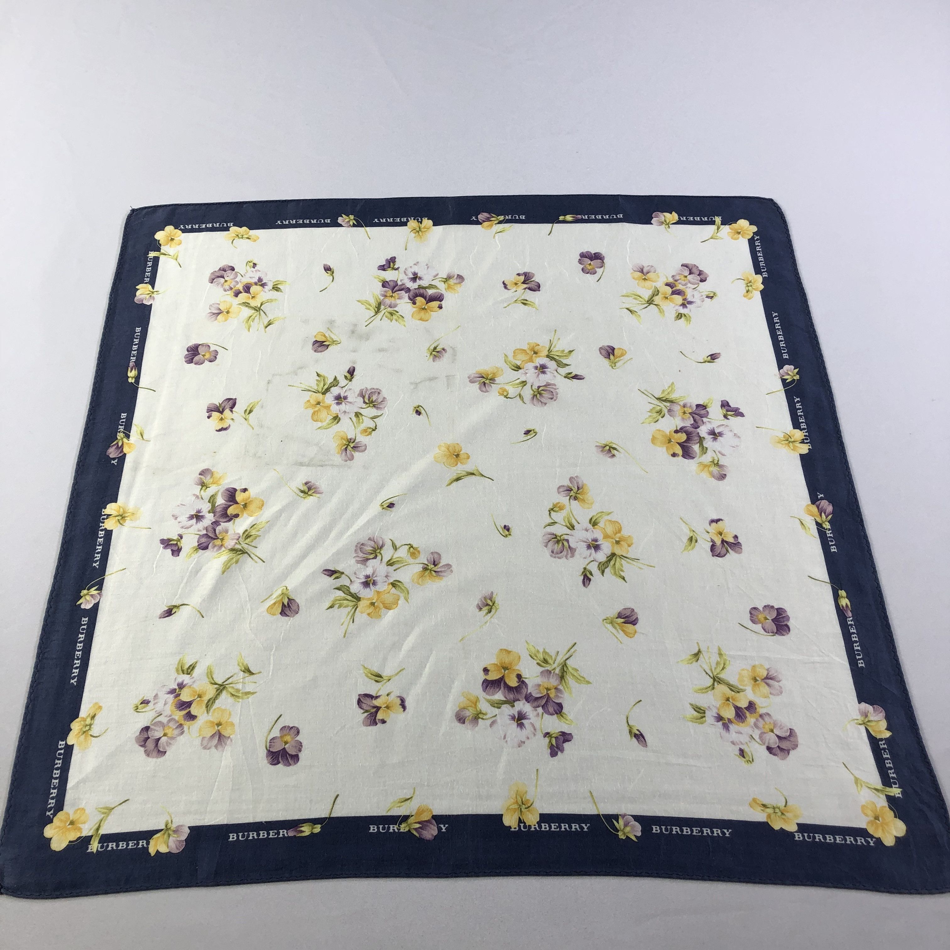 Burberry Burberry Floral Handkerchief Neckerchief Bandana H1567 Size ONE SIZE - 2 Thumbnail
