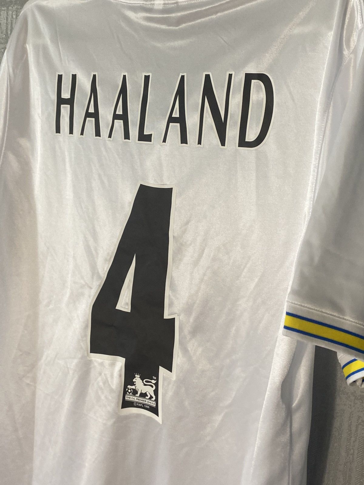 Puma Retro Leeds United Puma Soccer Jersey #4 Haaland Soccer Size US L / EU 52-54 / 3 - 5 Thumbnail