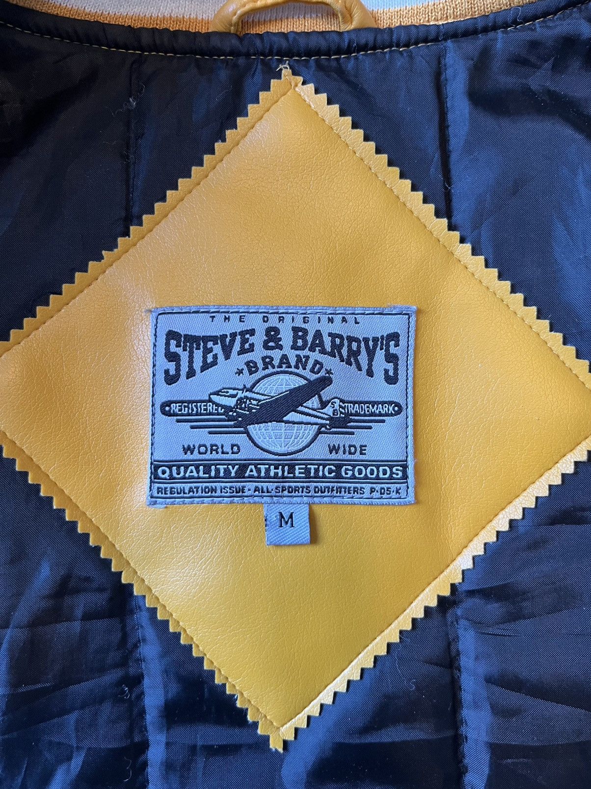 Steve And Barrys Throwback Michigan University Logo Varsity Jacket Size US M / EU 48-50 / 2 - 3 Thumbnail