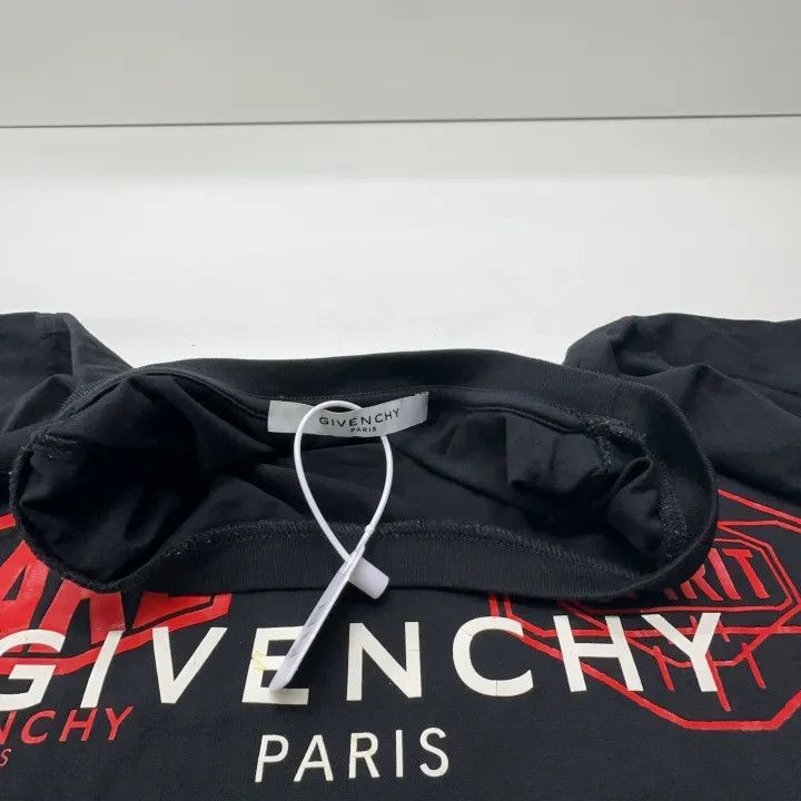 Givenchy Givenchy Givenchy Short Sleeve Logo TShirt for Men -2507 Size US L / EU 52-54 / 3 - 8 Thumbnail