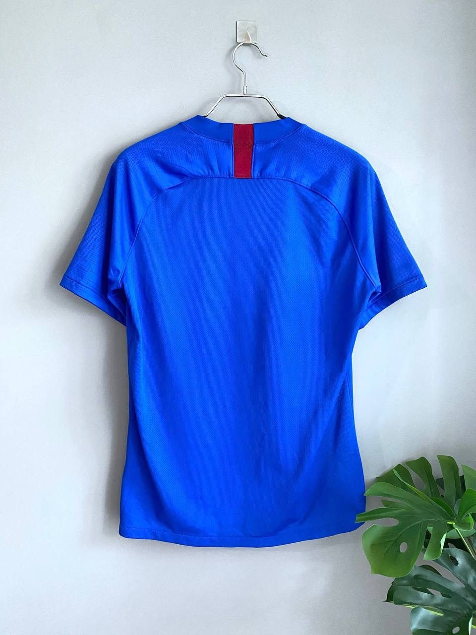Nike Nike FC Barcelona 2019/2020 Soccer Jersey Traning, Size L Size US L / EU 52-54 / 3 - 9 Thumbnail