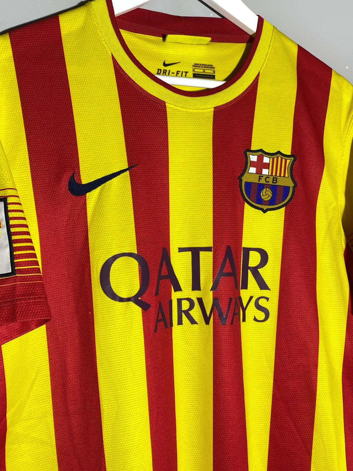 Nike Nike FC Barcelona 2013/14 Away Soccer Jersey Messi Era Size US M / EU 48-50 / 2 - 3 Thumbnail