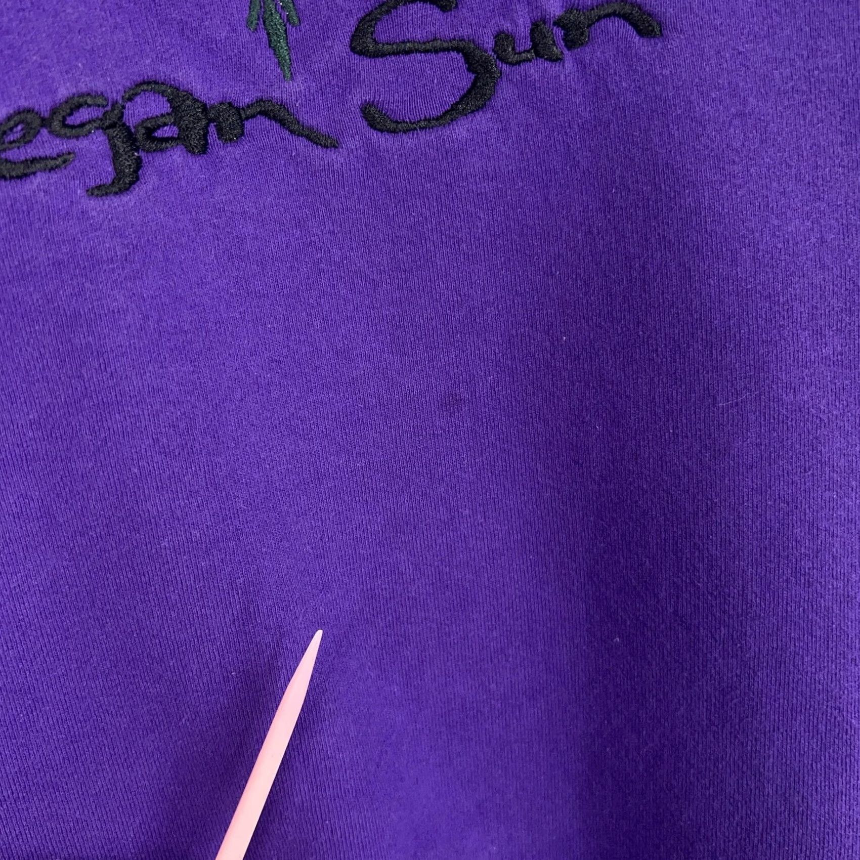 Fruit Of The Loom VINTAGE Fruit Of The Loom Mohegan Sun Sweatshirt Womens M Purple Casino Embroidered Logo Crew Neck Pullover Heavyweight Preshrunk Cotton/Polyester Size M / US 6-8 / IT 42-44 - 4 Thumbnail
