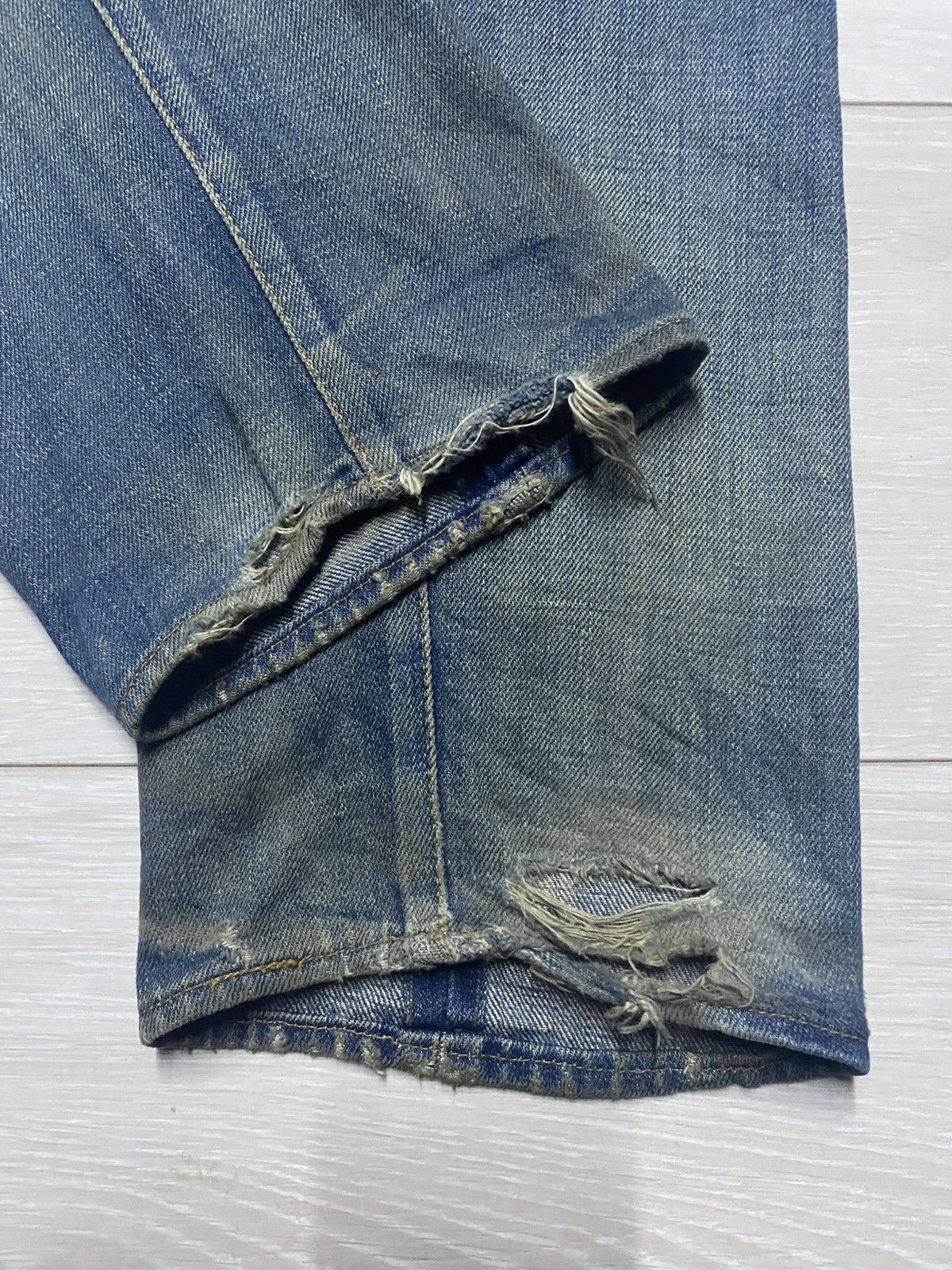 Levi's Vintage Levis Engineered Mud Wash Distressed Twist Leg Jeans Size US 31 - 15 Thumbnail