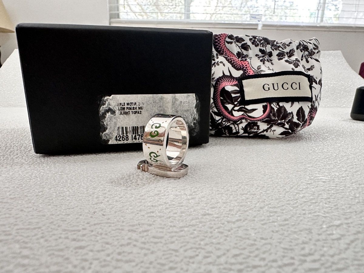 Gucci NWOT Gucci 925 Enamel Ghost Pineapple GG Ring us6/it12 Size ONE SIZE - 11 Thumbnail