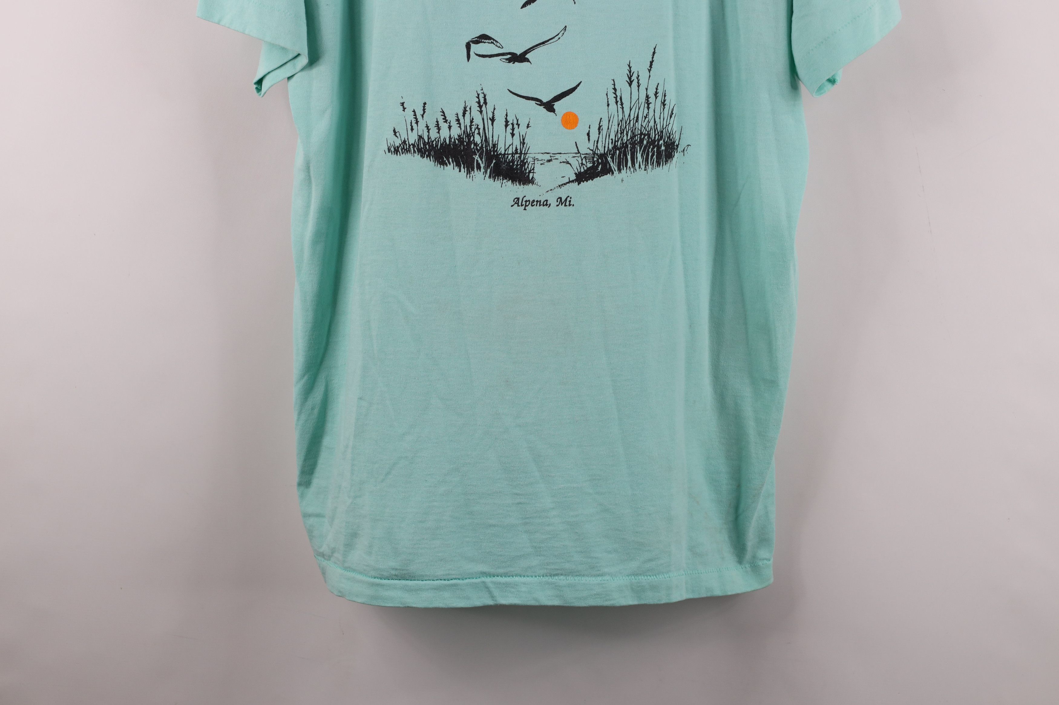 Vintage Vintage 90s Streetwear Sunrise Alpena Michigan T-Shirt USA Size US XL / EU 56 / 4 - 3 Thumbnail