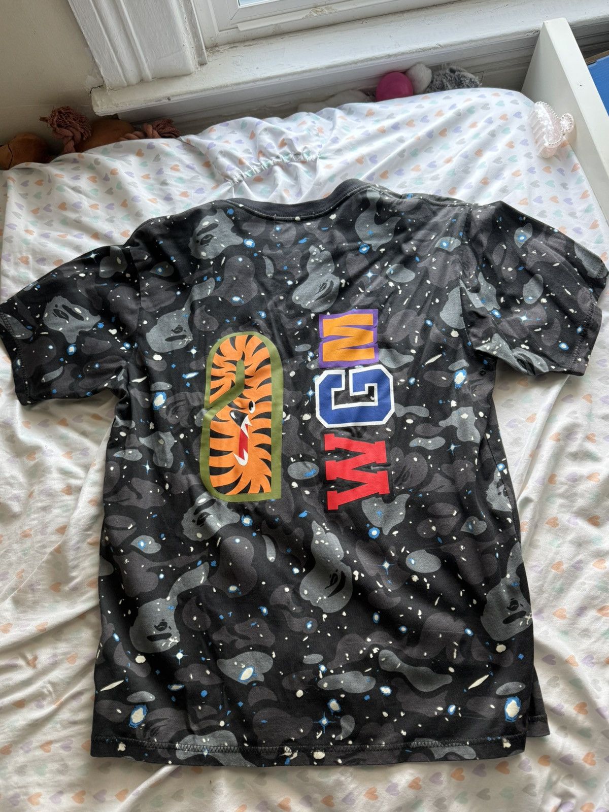 Bape Bape space camo shark tee Size US L / EU 52-54 / 3 - 2 Thumbnail