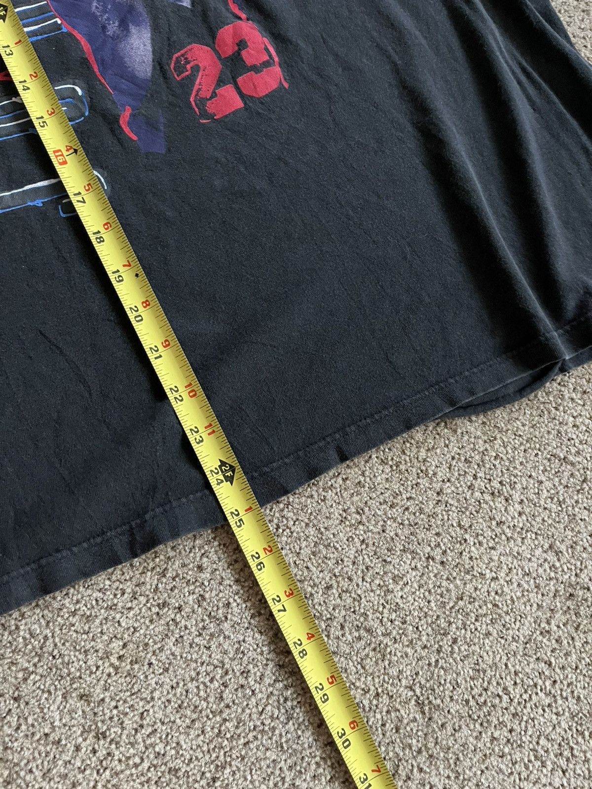 Nike Vintage Nike 1990s Micheal Jordan 23 Graphic Tee Size US S / EU 44-46 / 1 - 7 Thumbnail
