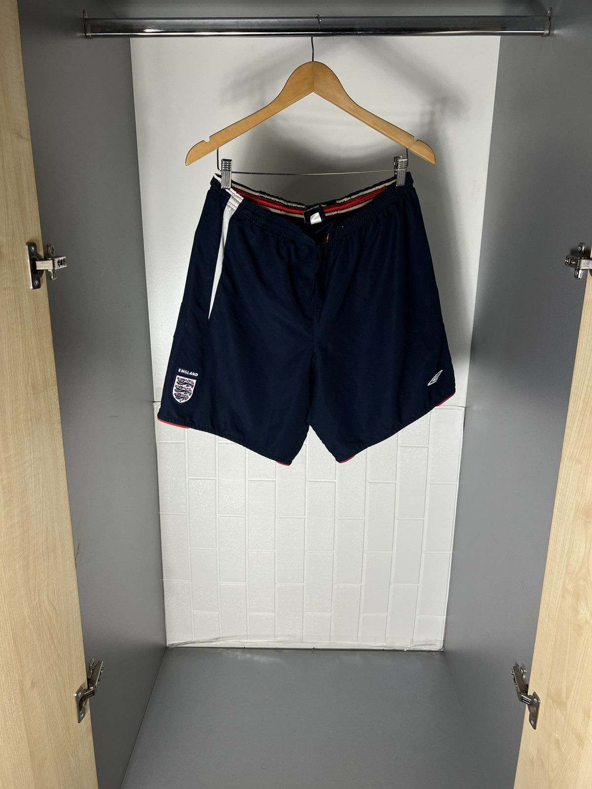Umbro VINTAGE UMBRO ENGLAND RETRO SOCCER JERSEY MANCHESTER Y2K 90s Size US XL / EU 56 / 4 - 5 Thumbnail
